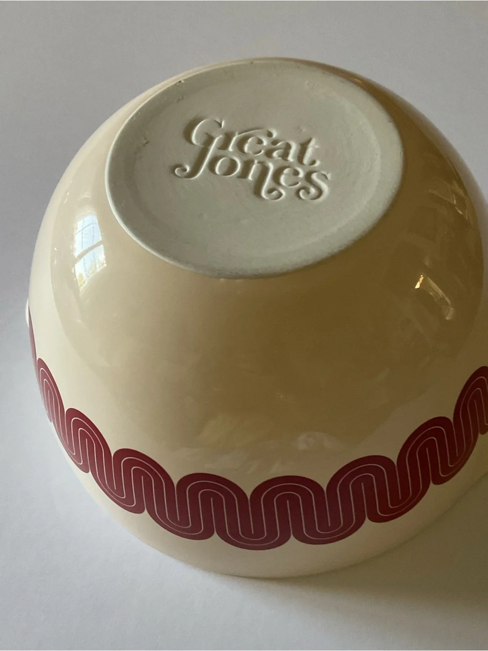 GREAT JONES STIR CRAZY CERAMIC MIXING BOWL RED WAVE PATTERN MEDIUM SIZE NWOT